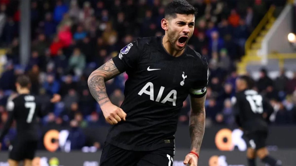 Cuti Romero celebra un gol con el Tottenham