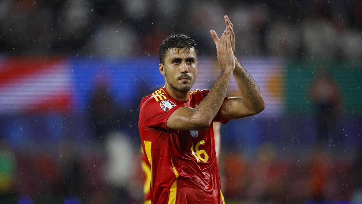 Rodri quiere vestir la camiseta blanca / EFE