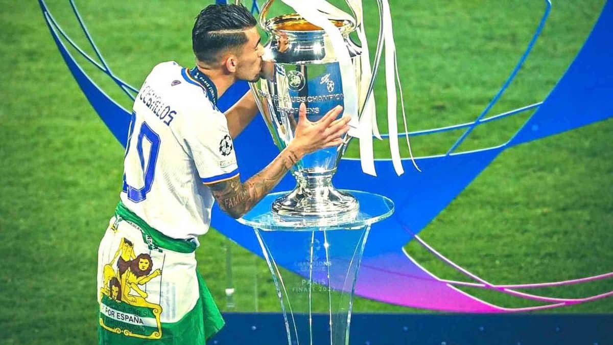 Dani Ceballos kisses the Champions League trophy
