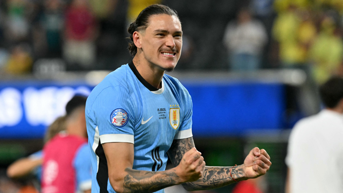 Darwin Núñez celebra un gol anotado con la selección de Uruguay