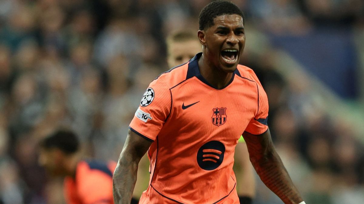 Marcus Rashford celebra un gol con el Barcelona