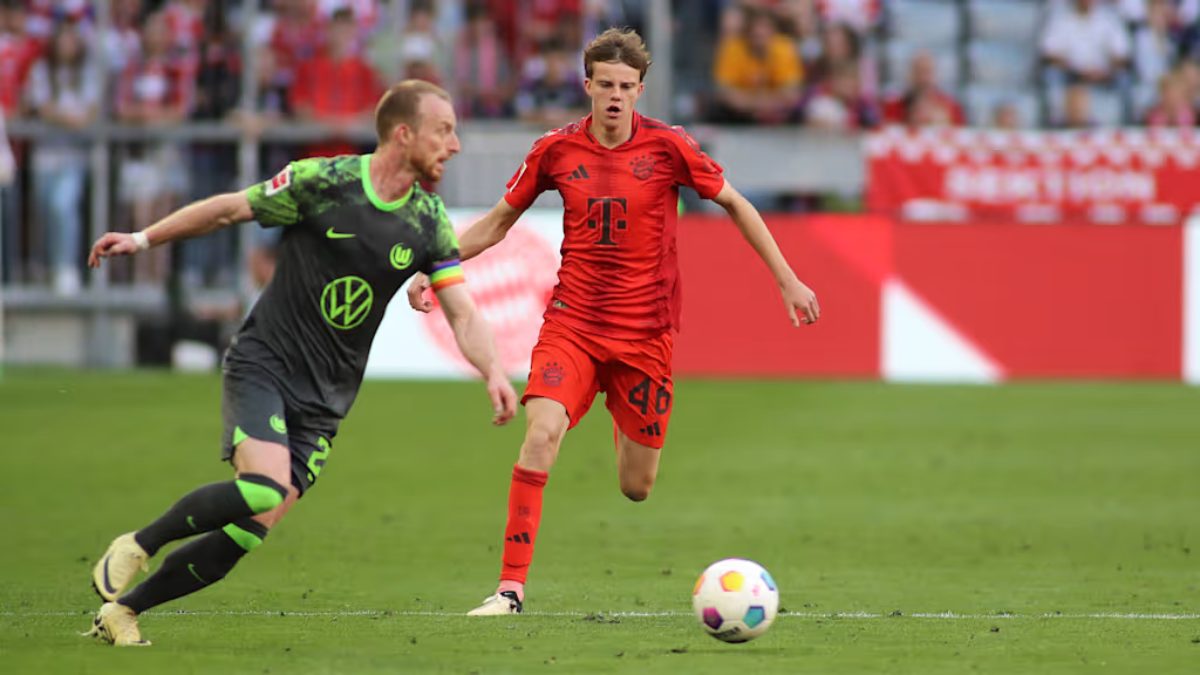 Jonathan Asp Jensen durante un partido con el Bayern de Múnich