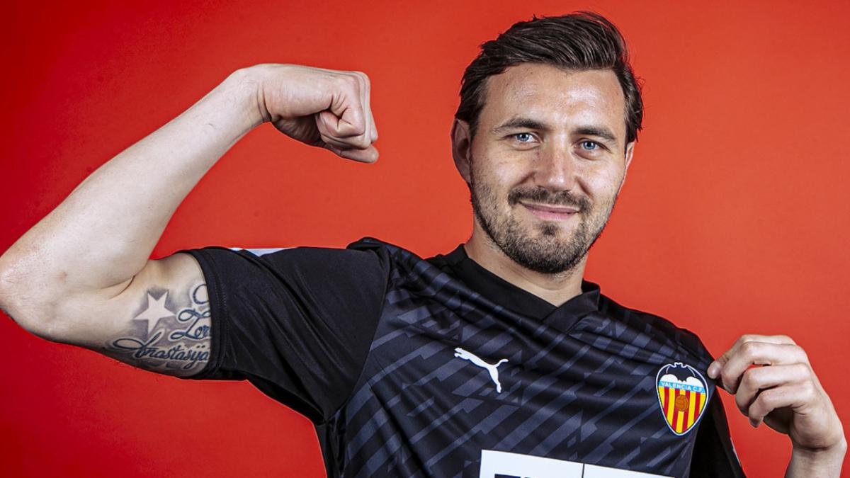 Dimitrievski tiene ofertas para irse del Valencia
