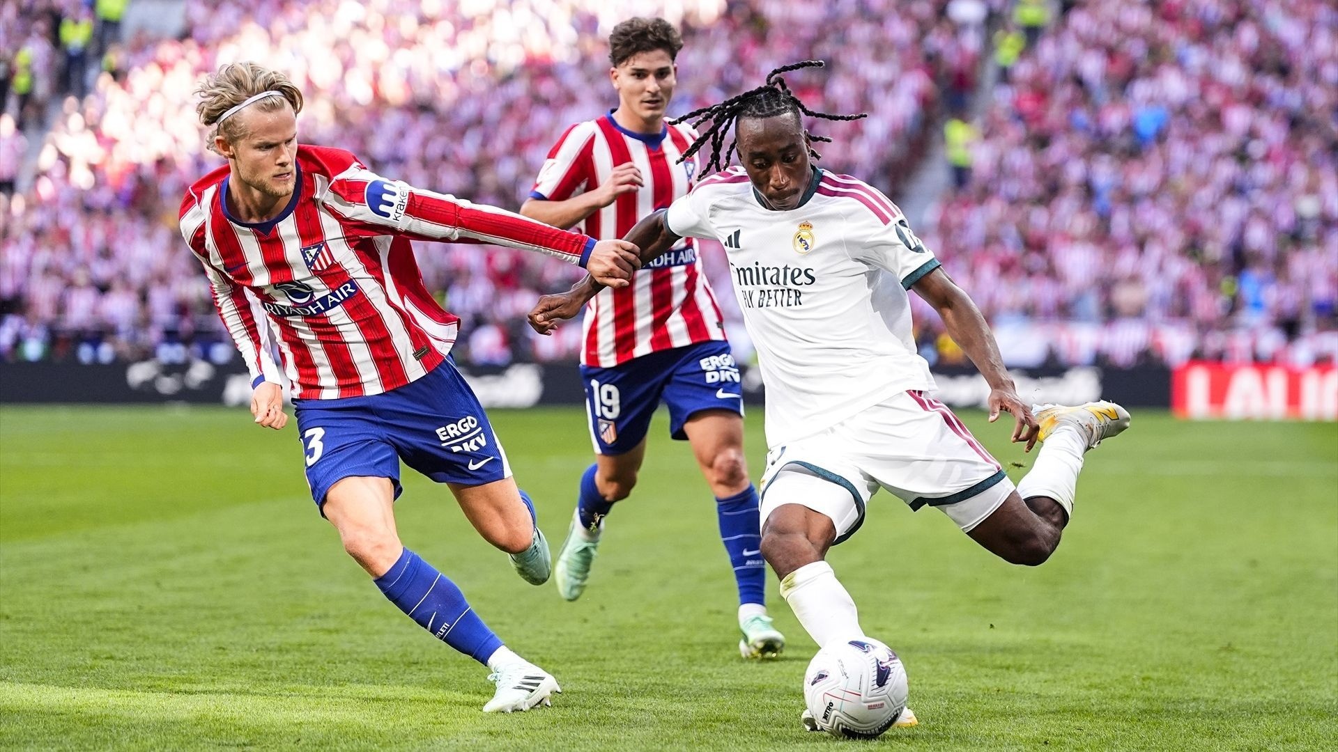 Diomande presiona a Vinicius