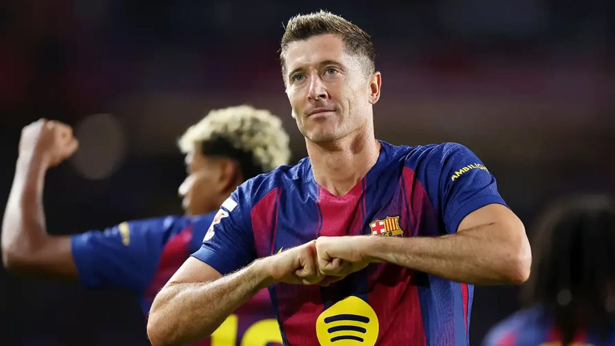 Robert Lewandowski celebra un gol con el Barcelona