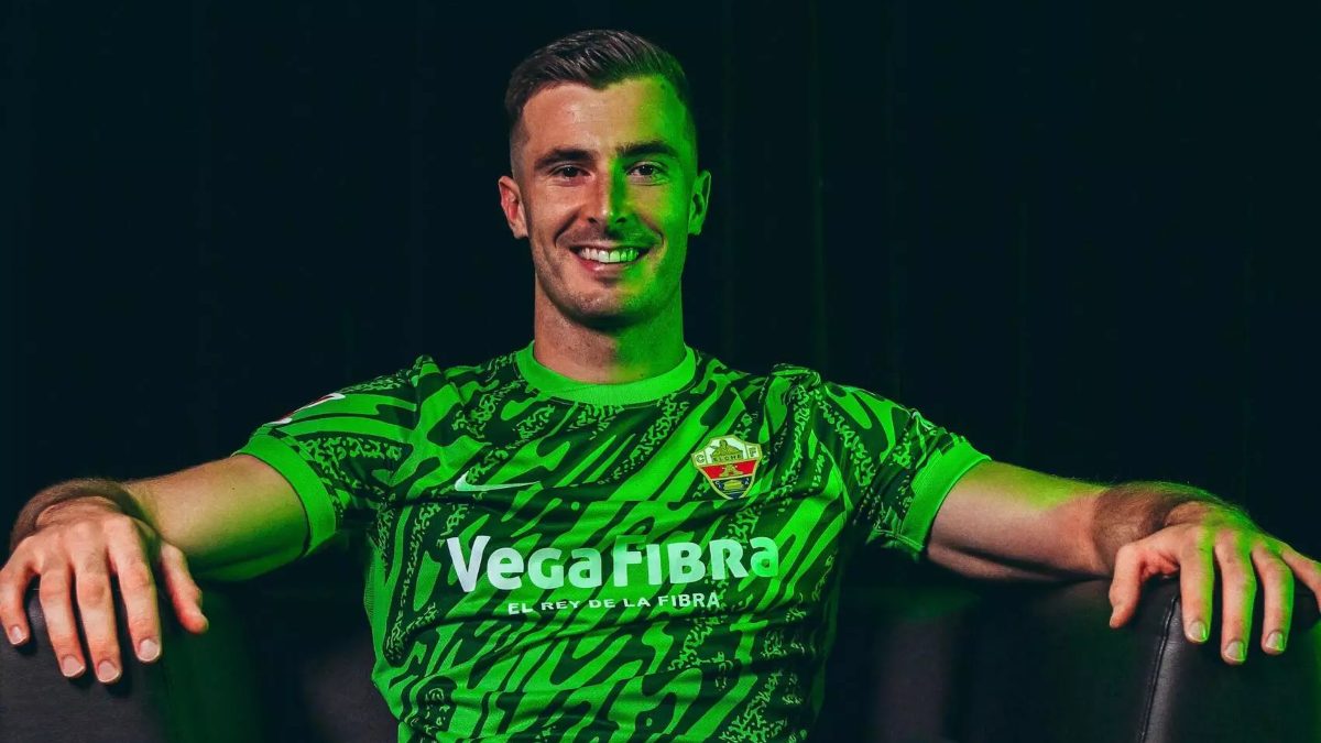 Iñaki Peña durante su presentación con el Elche