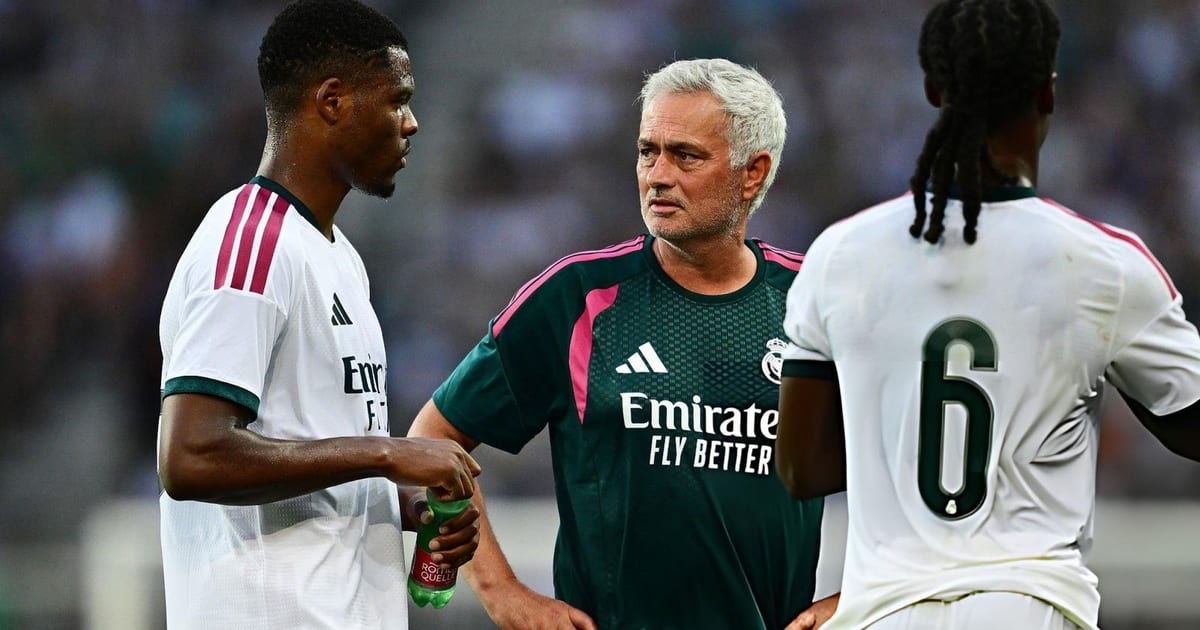 Dumfries y Trent, en el punto de mira de Mourinho