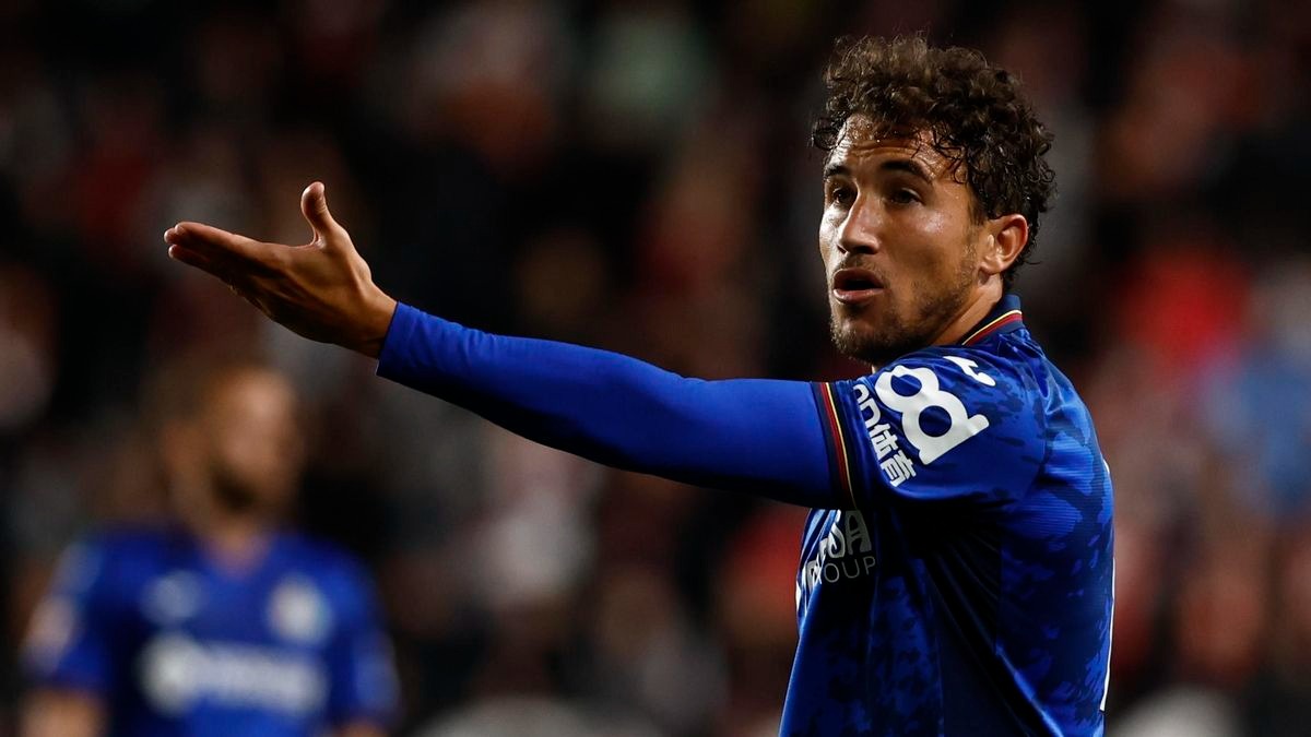 Aston Villa inquires about signing Luis Milla