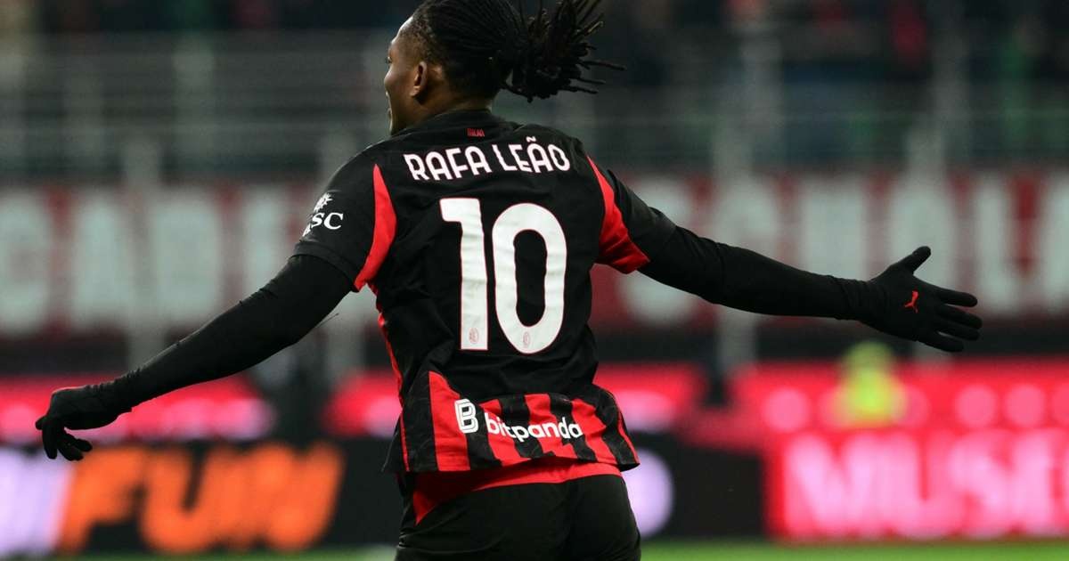 El Milan escucha ofertas por Leao