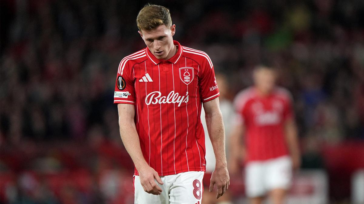 Elliot Anderson, centrocampista del Nottingham Forest