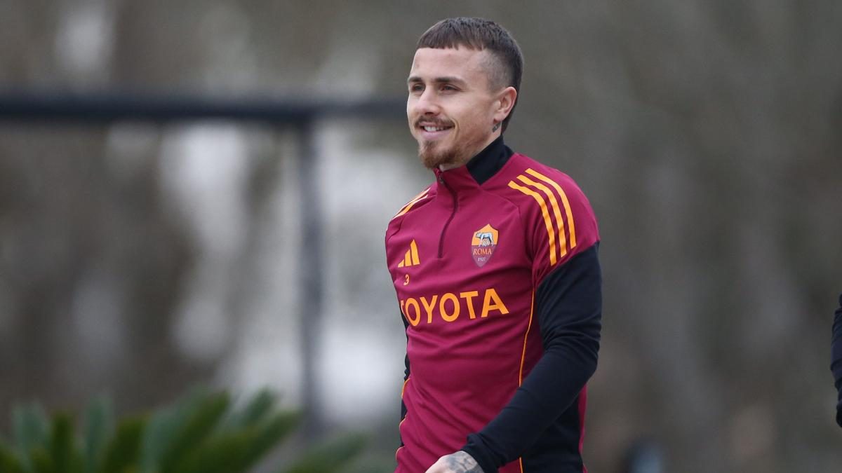 Angeliño durante un entrenamiento con la Roma