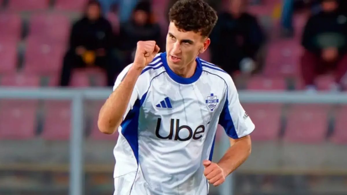 Jacobo Ramón celebrating a goal scored with Como