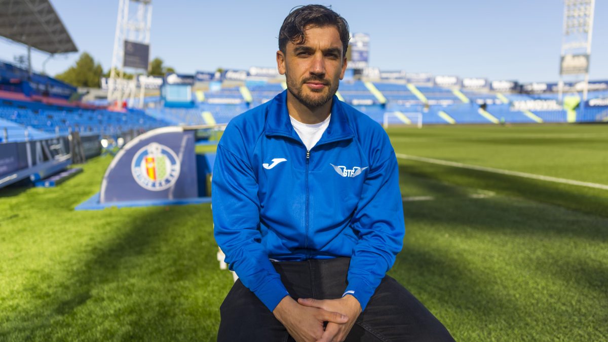 Mauro Arambarri durante una entrevista en el estadio del Getafe