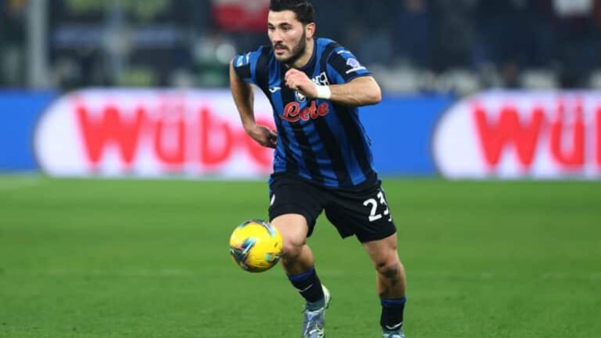 Sead Kolasinac durante un partido con la Atalanta