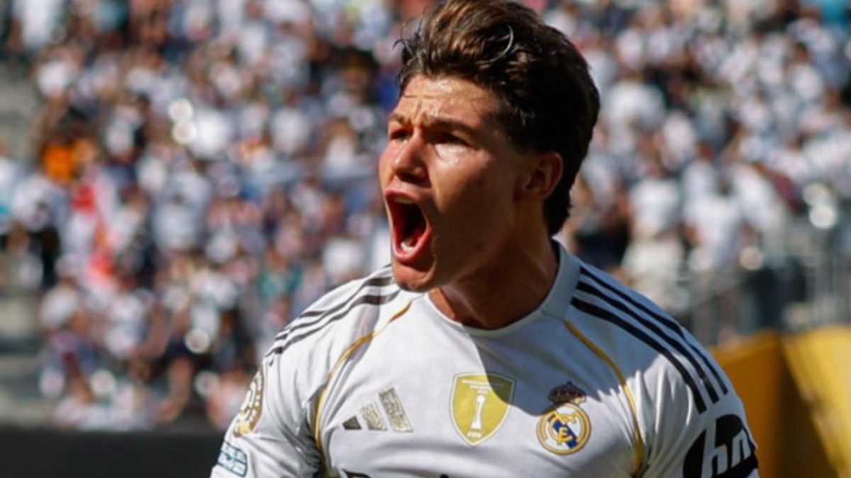 Fran García celebrates a goal scored with Real Madrid