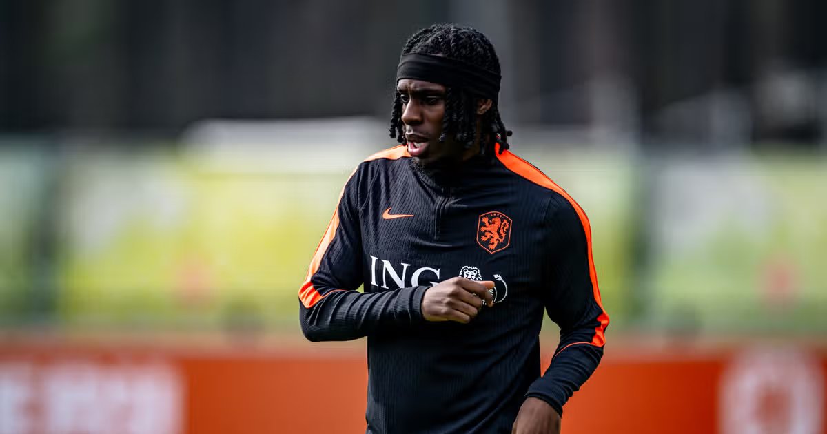 El FC Barcelona prepara un movimiento por Jeremie Frimpong para complementar a Jules Koundé