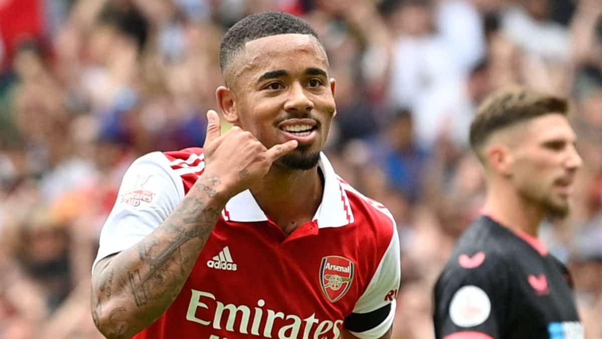 Gabriel Jesus celebra un gol anotado con el Arsenal