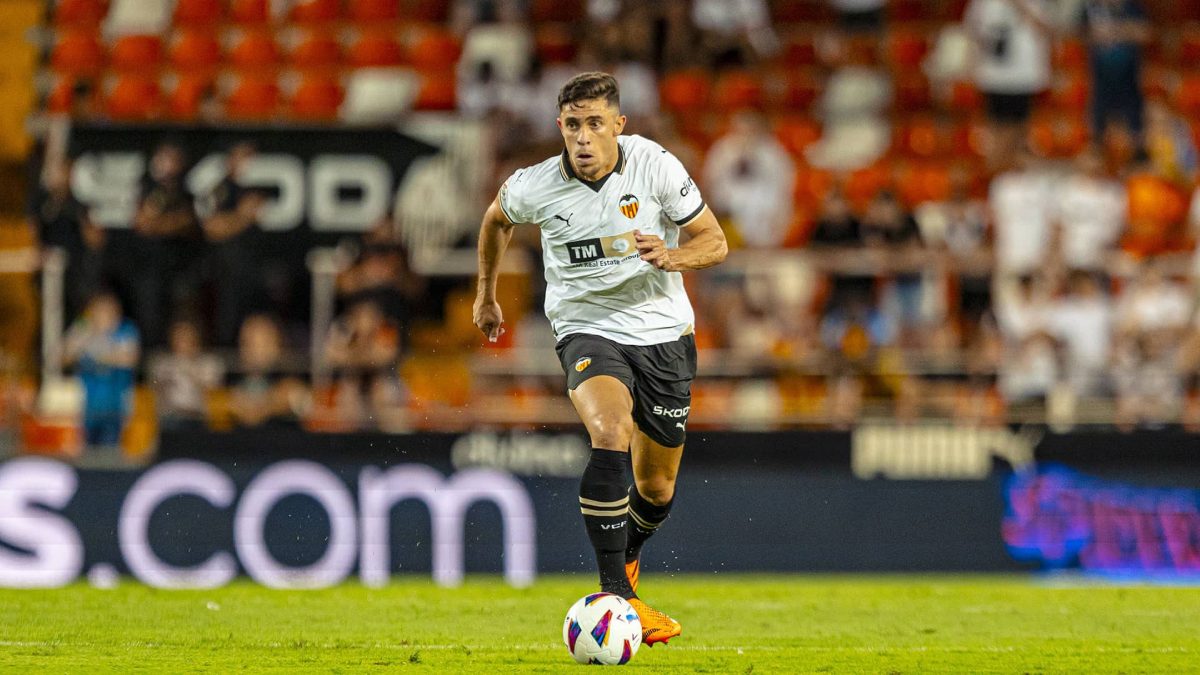 Gabriel Paulista during a match with Valencia