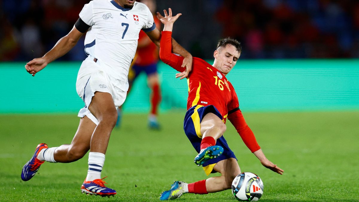 Marc Casadó durante un partido con la selección española