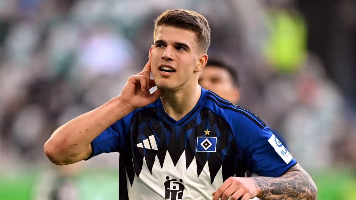 Luka Vuskovic celebra un gol con el Hamburgo