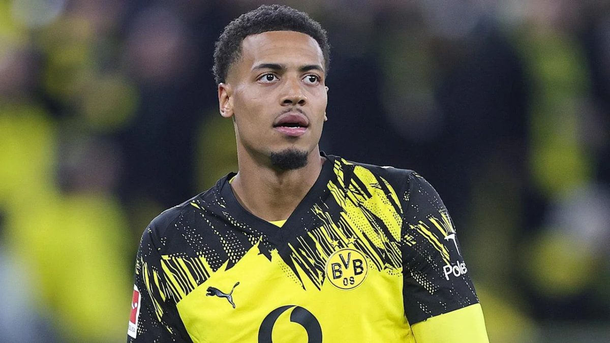 Felix Nmecha durante un partido con el Borussia Dortmund