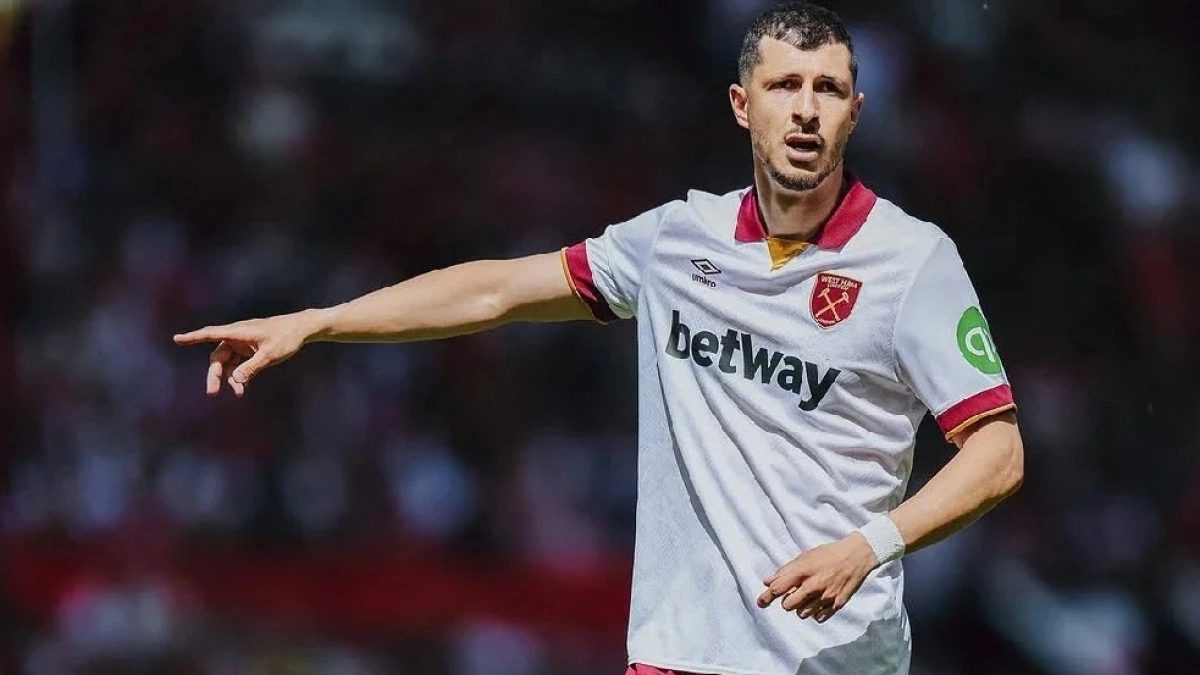Guido Rodríguez during a match with West Ham