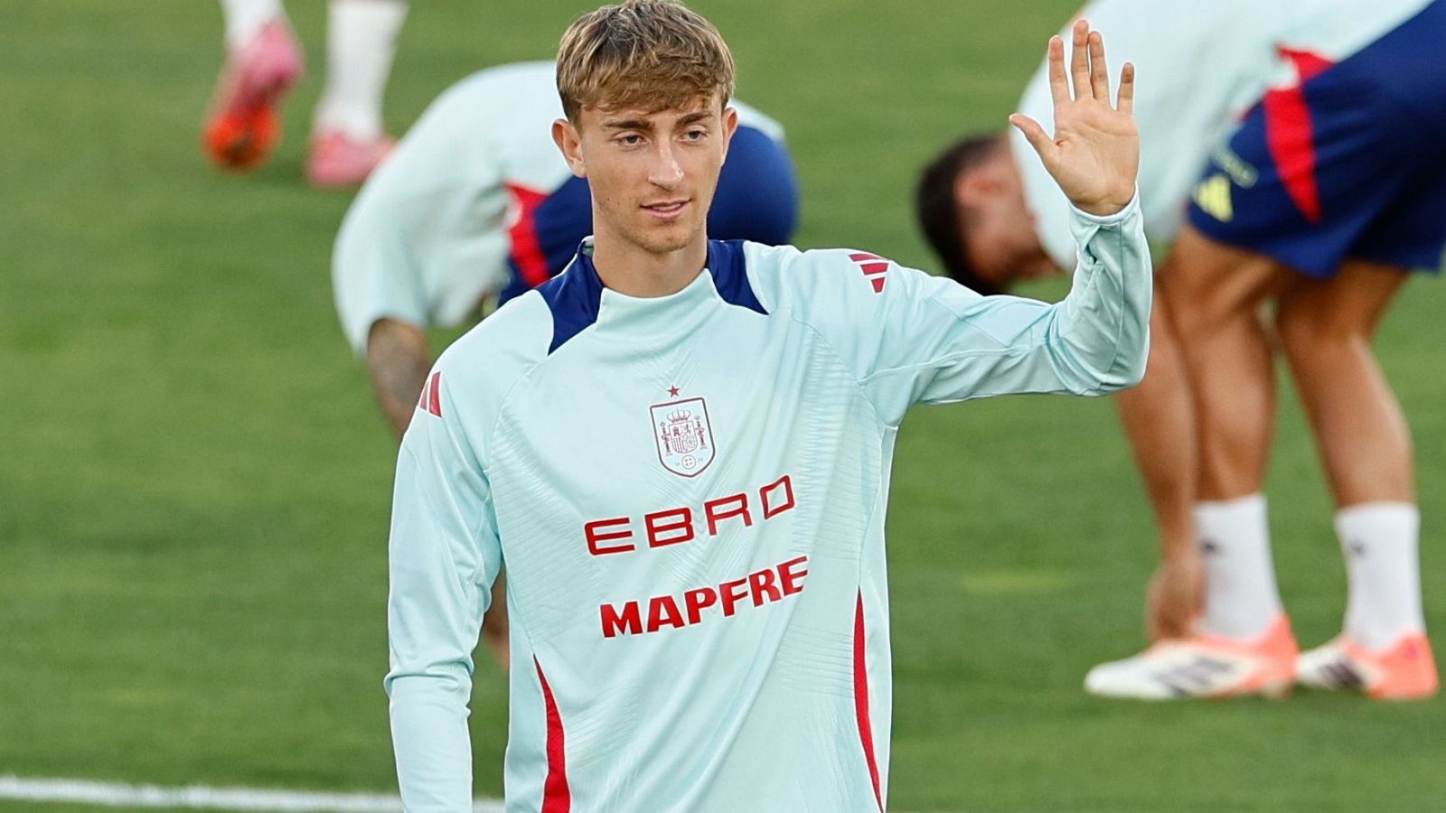 Huijsen vuelve a sonreír con Mourinho