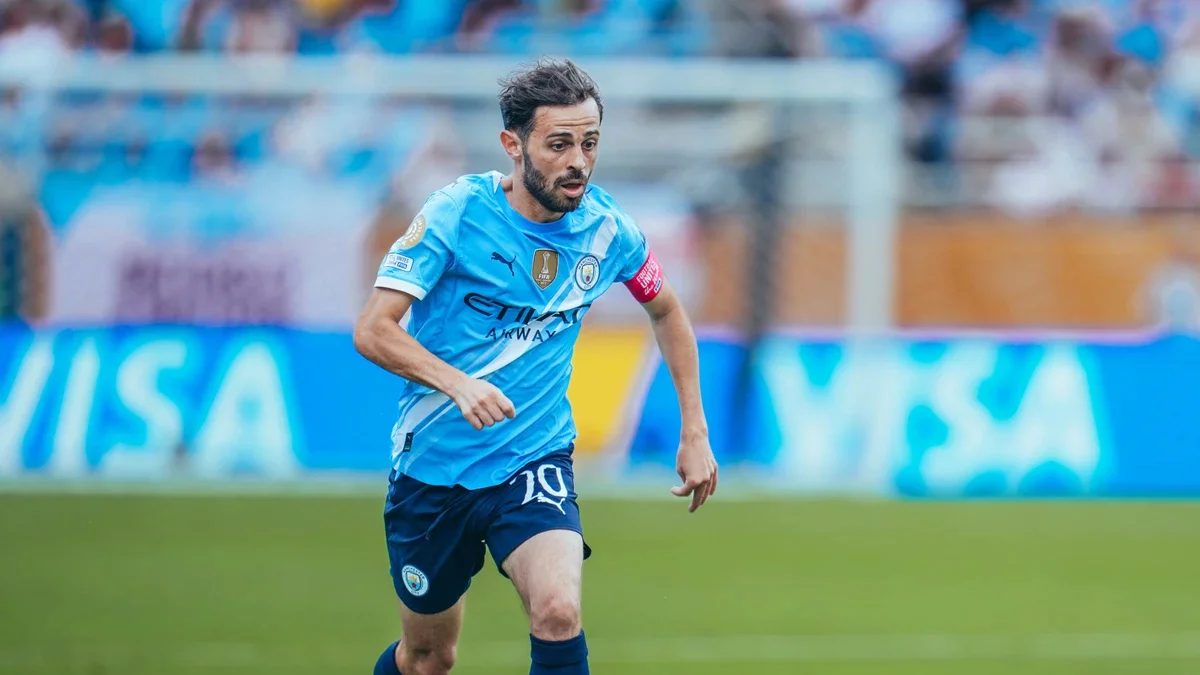 Bernardo Silva during a match with Manchester City