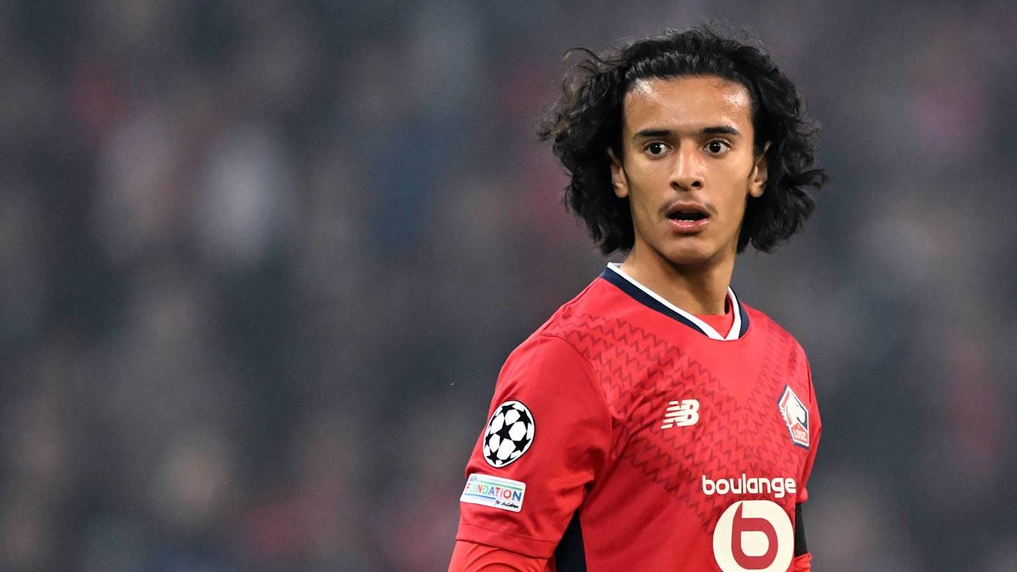 Ayyoub Bouaddi jugando para el Lille