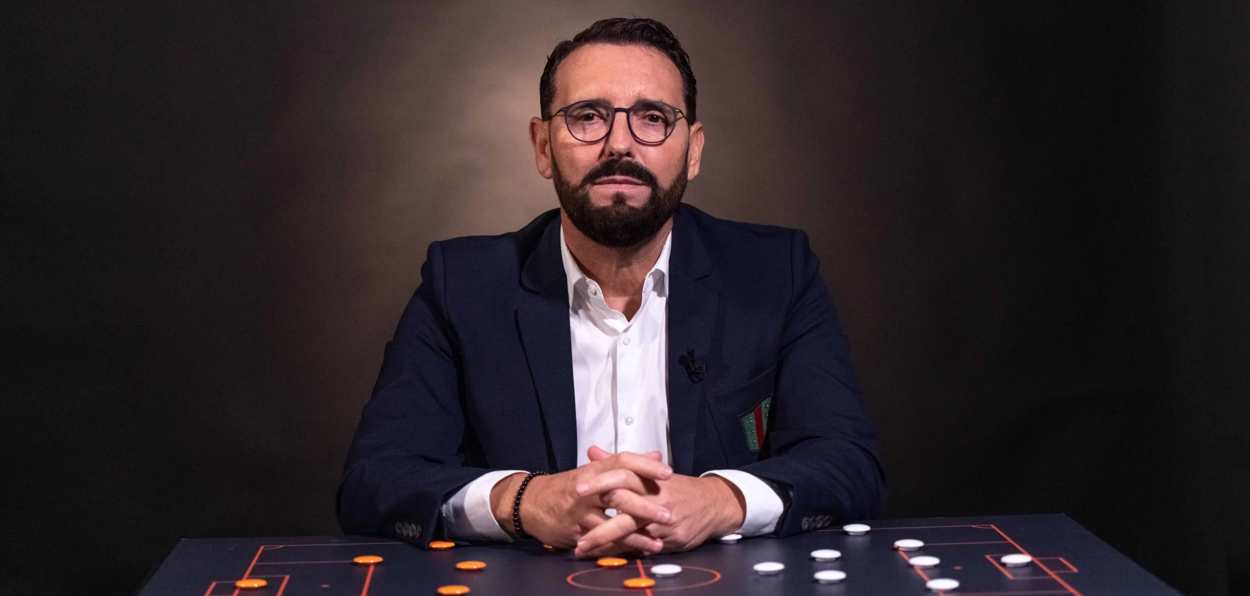 Bordalás explicando su planteamiento táctico