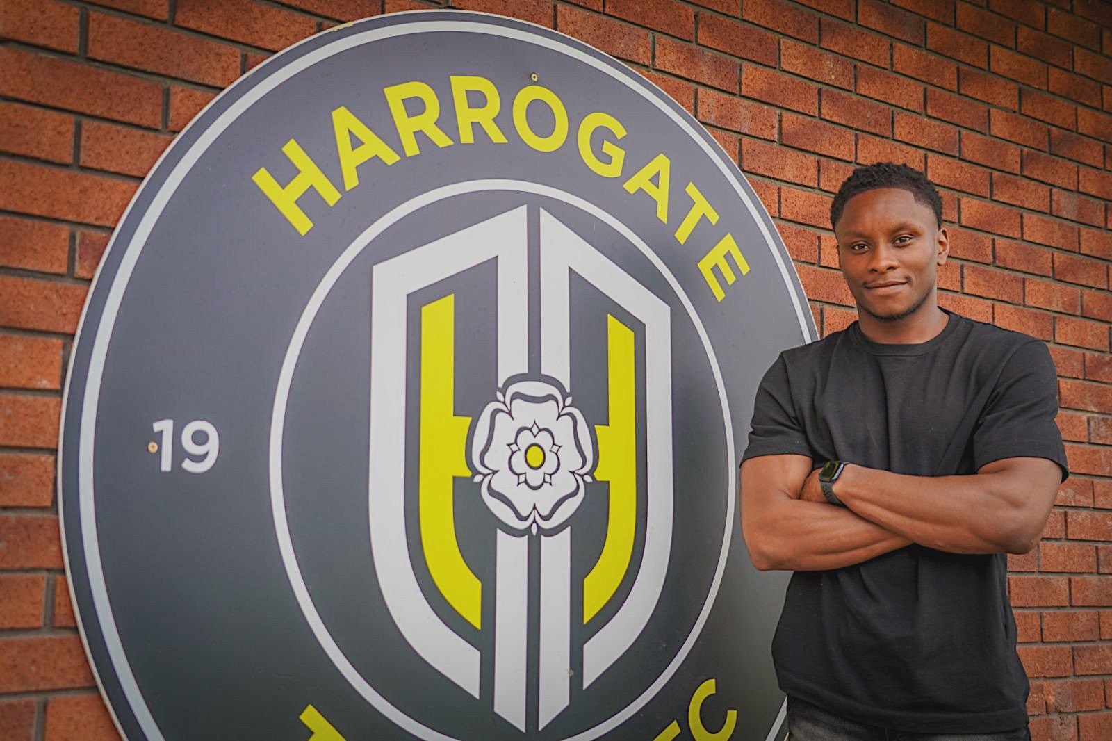 Shawn McCoulsky as the new player of Harrogate Town
