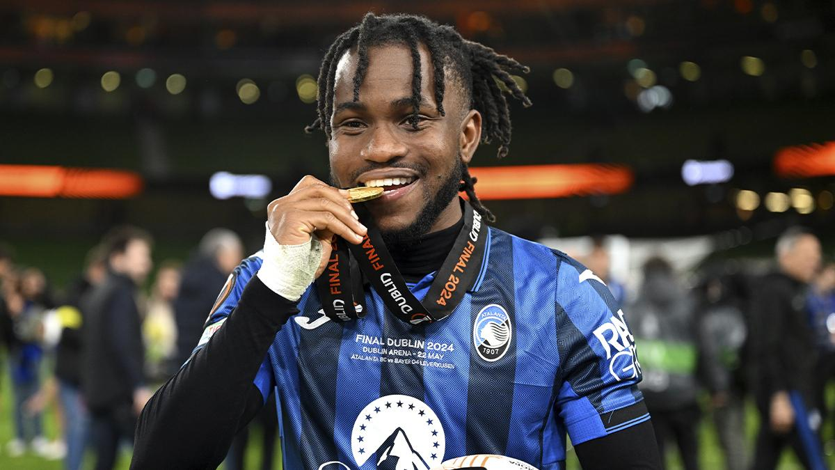 Lookman siendo el MVP en la final de la UEFA Europa League