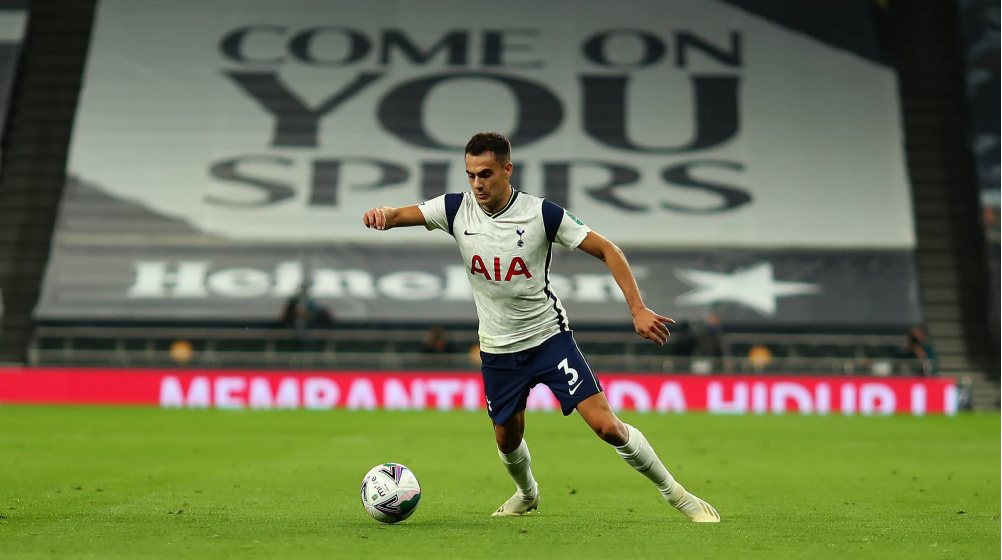 Sergio Reguilón jugando para el Tottenham