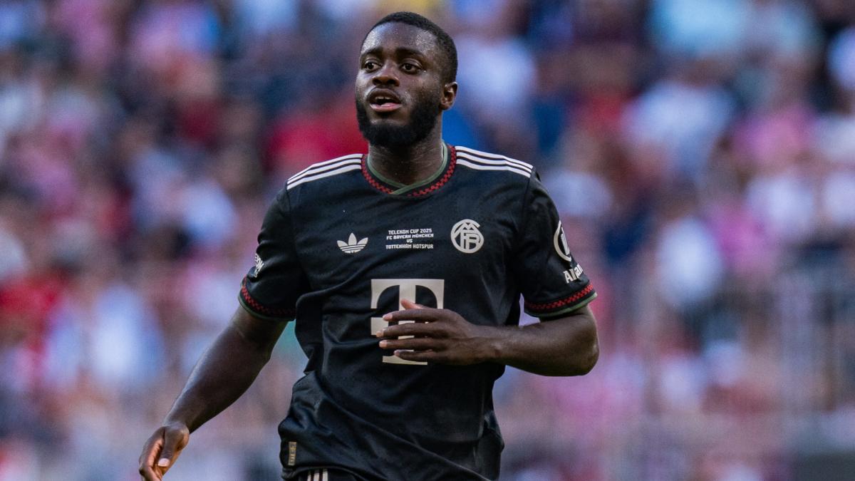 Dayot Upamecano durante un partido con el Bayern de Múnich