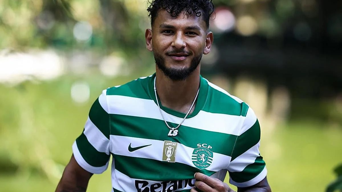 Luis Suárez durante su presentación con el Sporting de Portugal