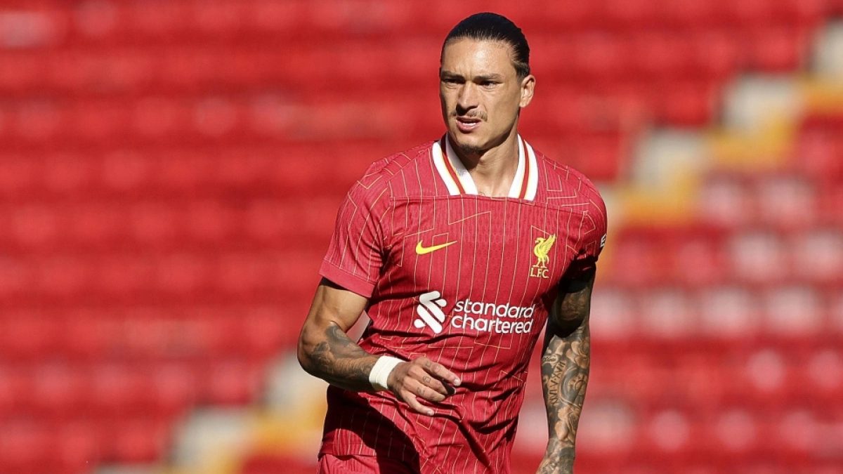 Darwin Núñez durante un partido con el Liverpool