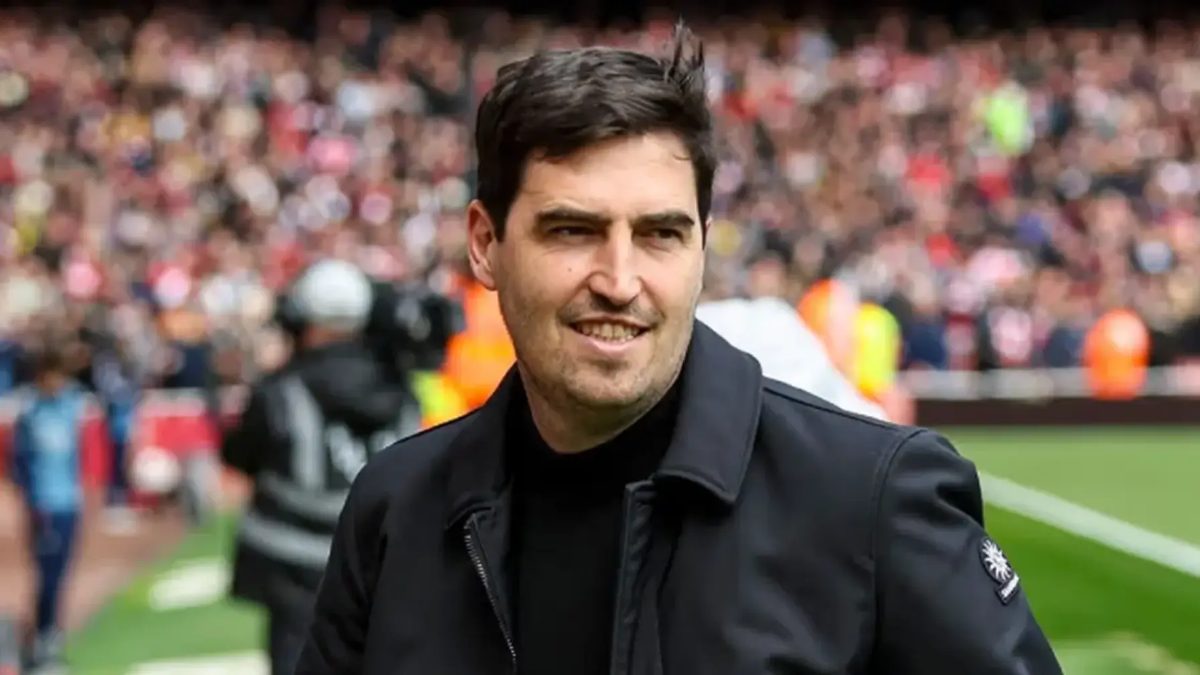 Andoni Iraola before a Bournemouth match