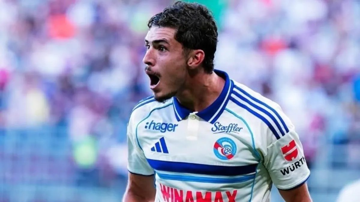 Joaquín Panichelli celebrating a goal with Strasbourg