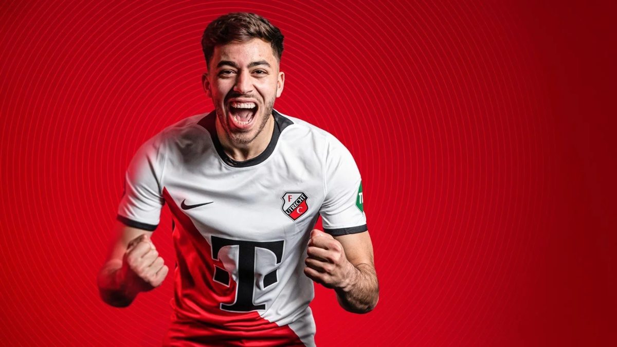 Souffian El Karouani posing in Utrecht colors