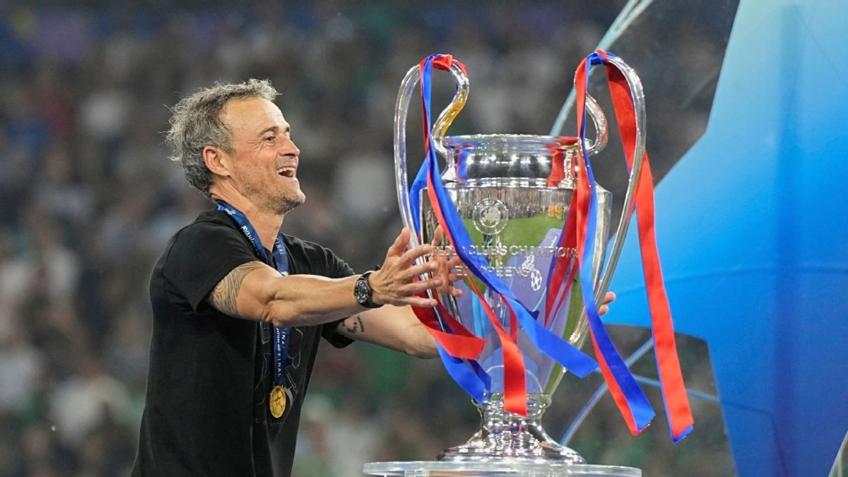 Luis Enrique celebra la Champions League conseguida con el PSG