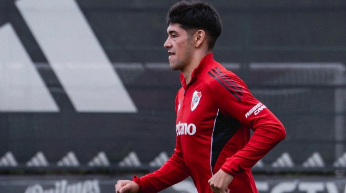 Premier League Battle for the Signing of Lautaro Rivero
