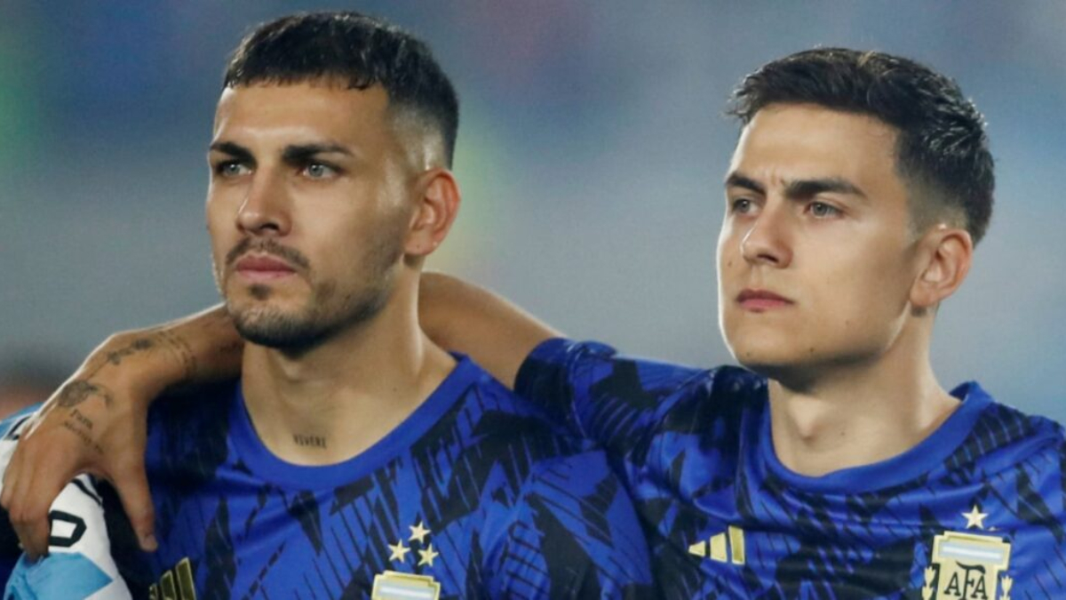 Leandro Paredes and Paulo Dybala with the Argentine national team