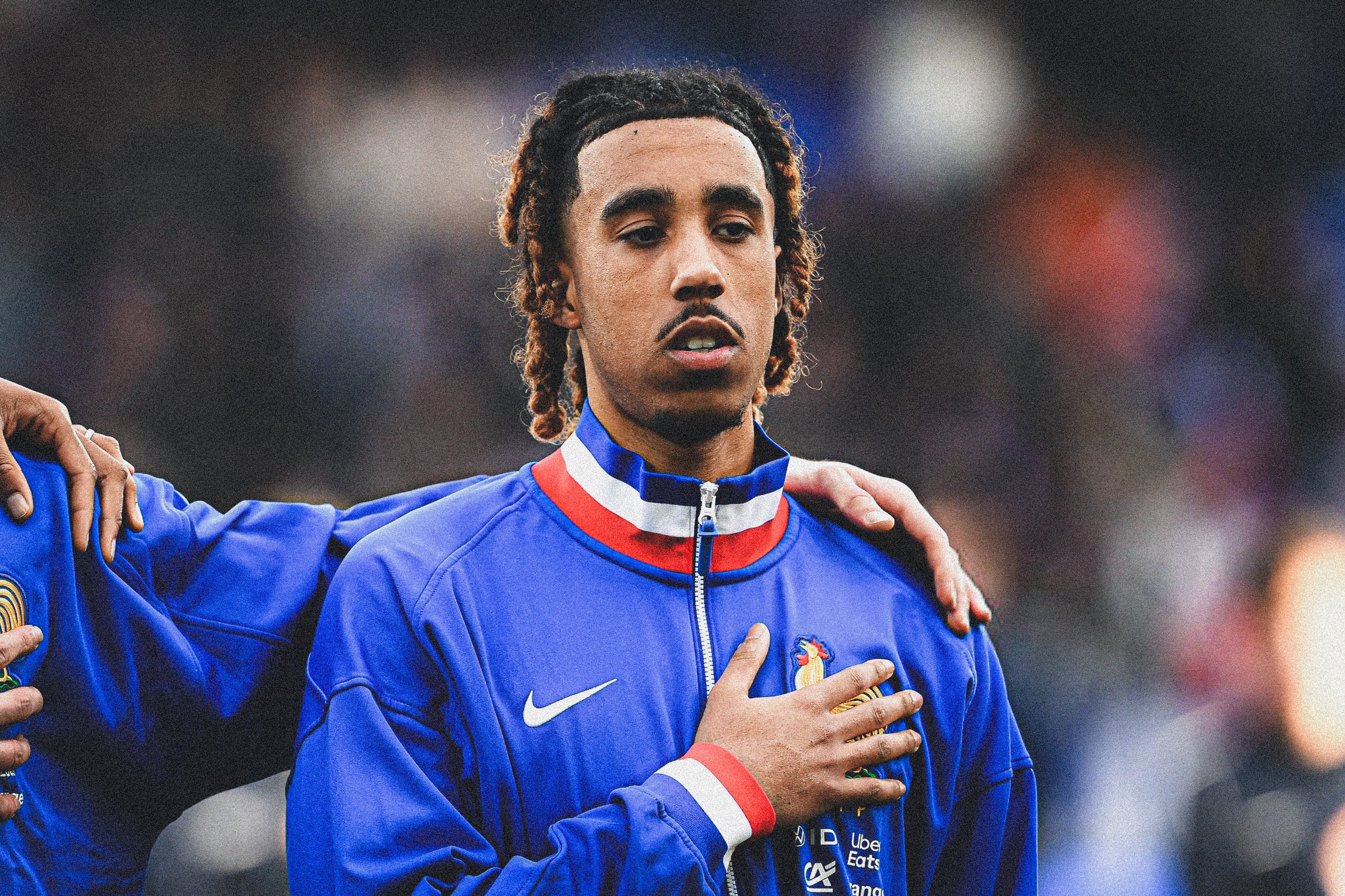 El PSG prepara un movimiento por Leny Yoro ante sus pocas titularidades enel Manchester United