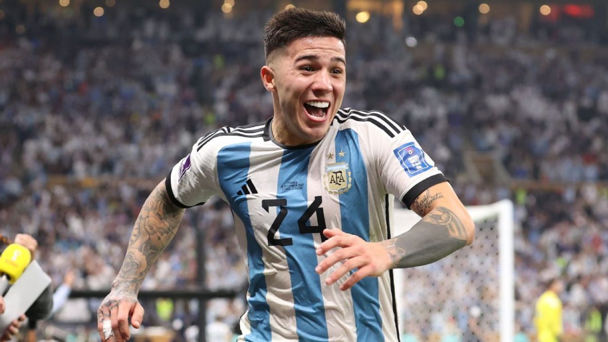 Enzo Fernández celebra un gol anotado con Argentina
