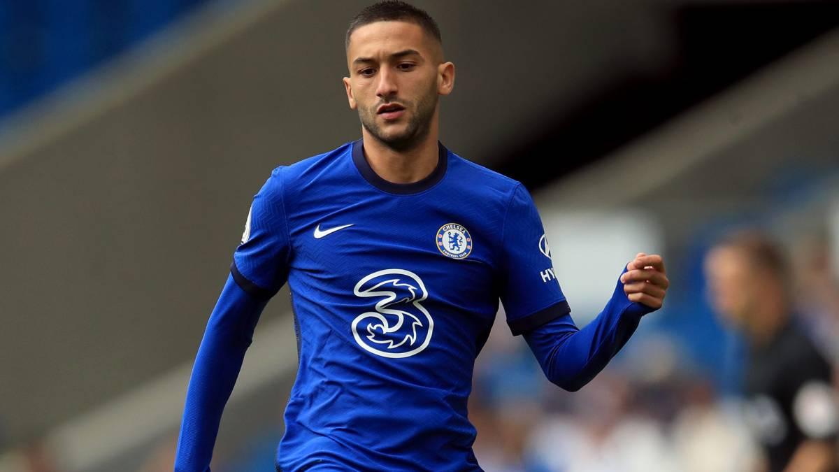 Hakim Ziyech during a game wearing the Chelsea kit