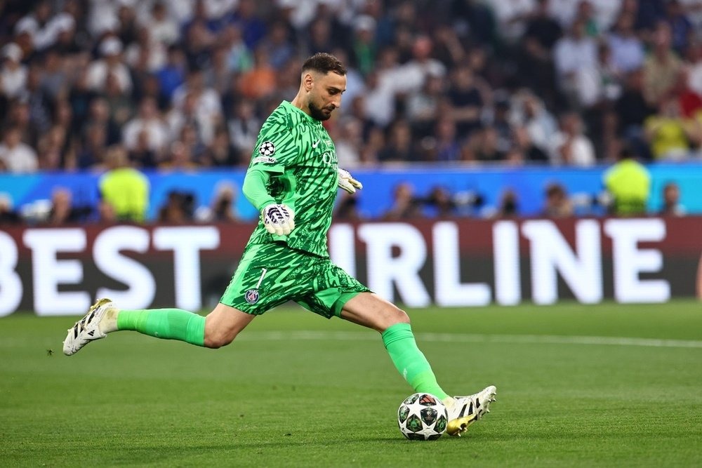 Manchester City negotiating with PSG for Donnarumma