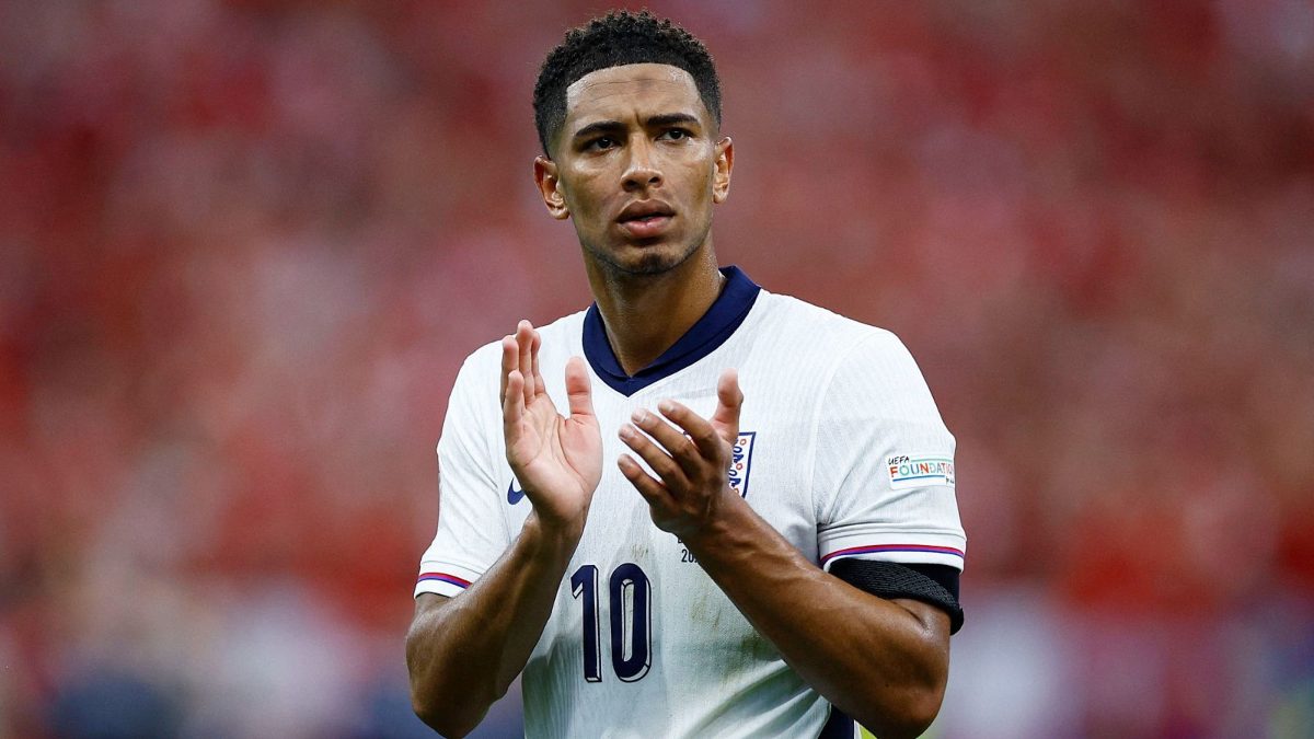 Jude Bellingham durante un partido con la selección de Inglaterra