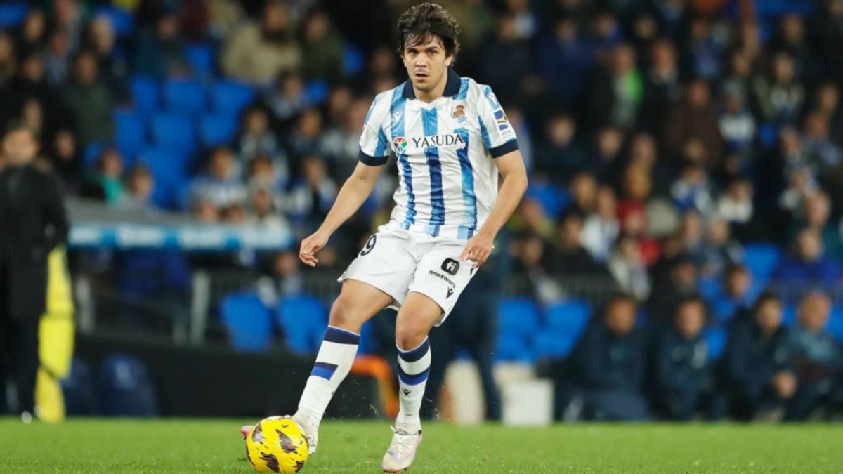 Jon Aramburu durante un partido con la Real Sociedad