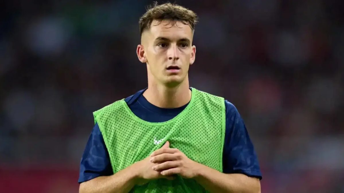 Marc Casadó durante un calentamiento con el Barcelona