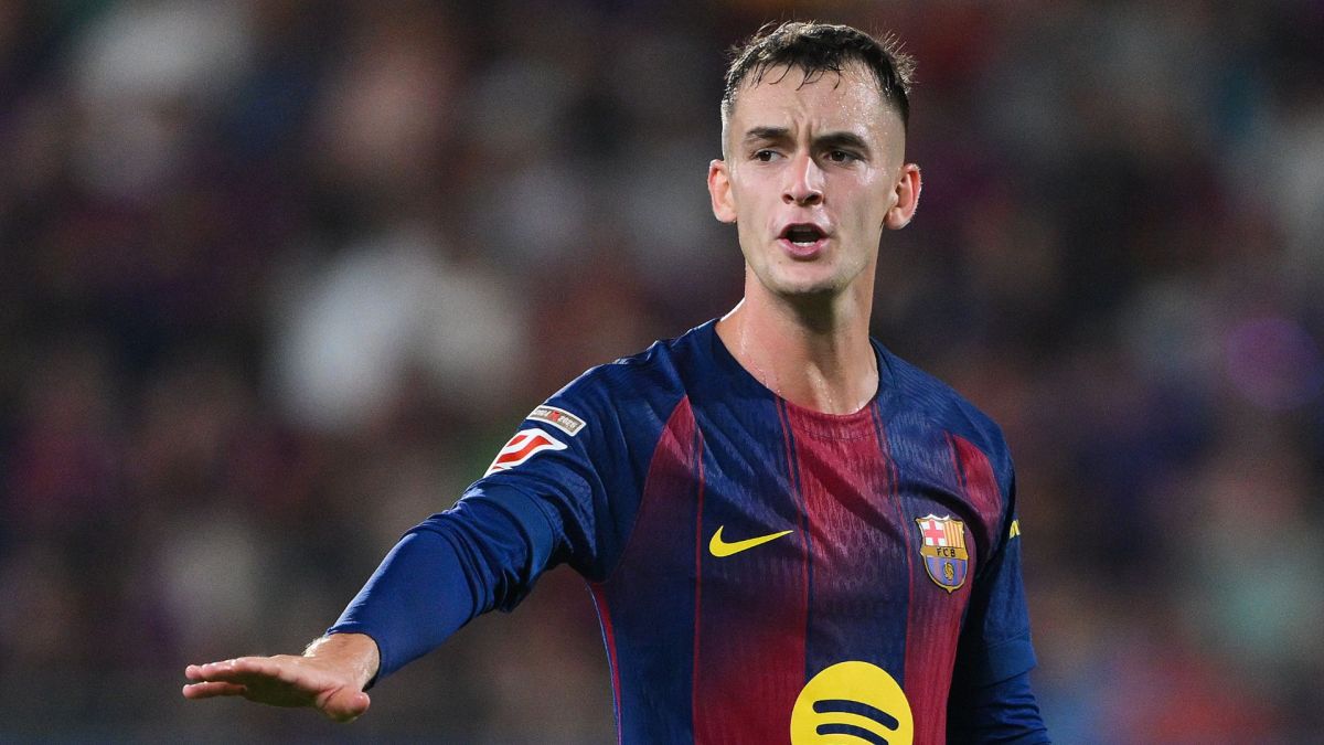 Marc Casadó durante un partido con el Barcelona